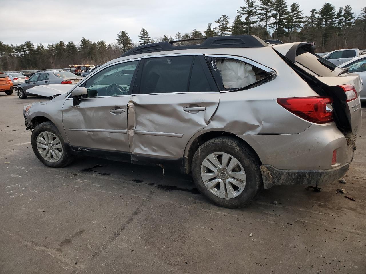 2015 Subaru Outback - Image 2