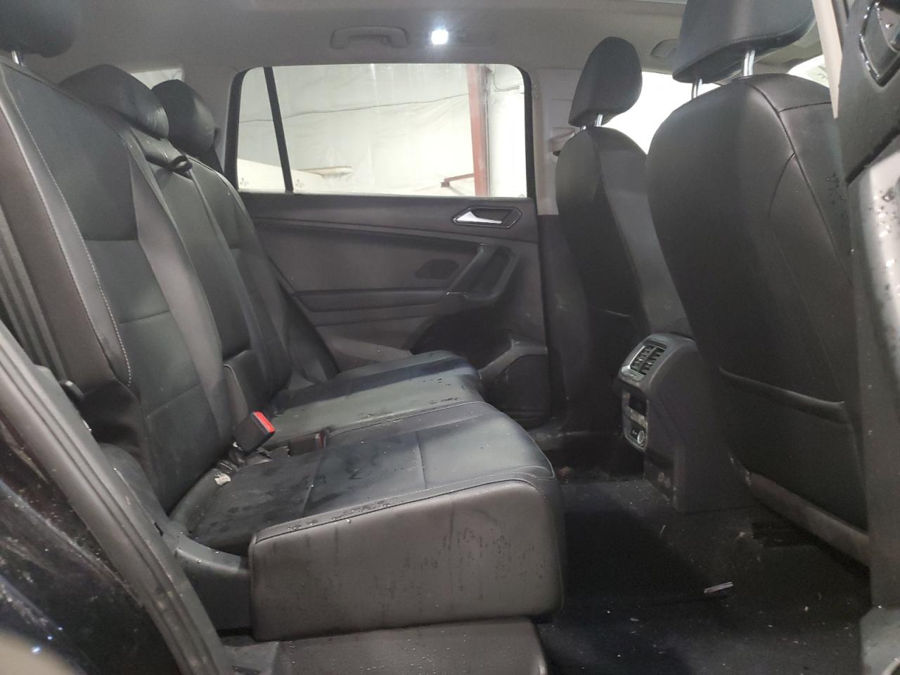 2018 Volkswagen Tiguan - Image 11