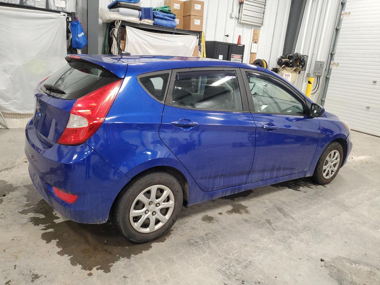 2013 Hyundai Accent - Image 3