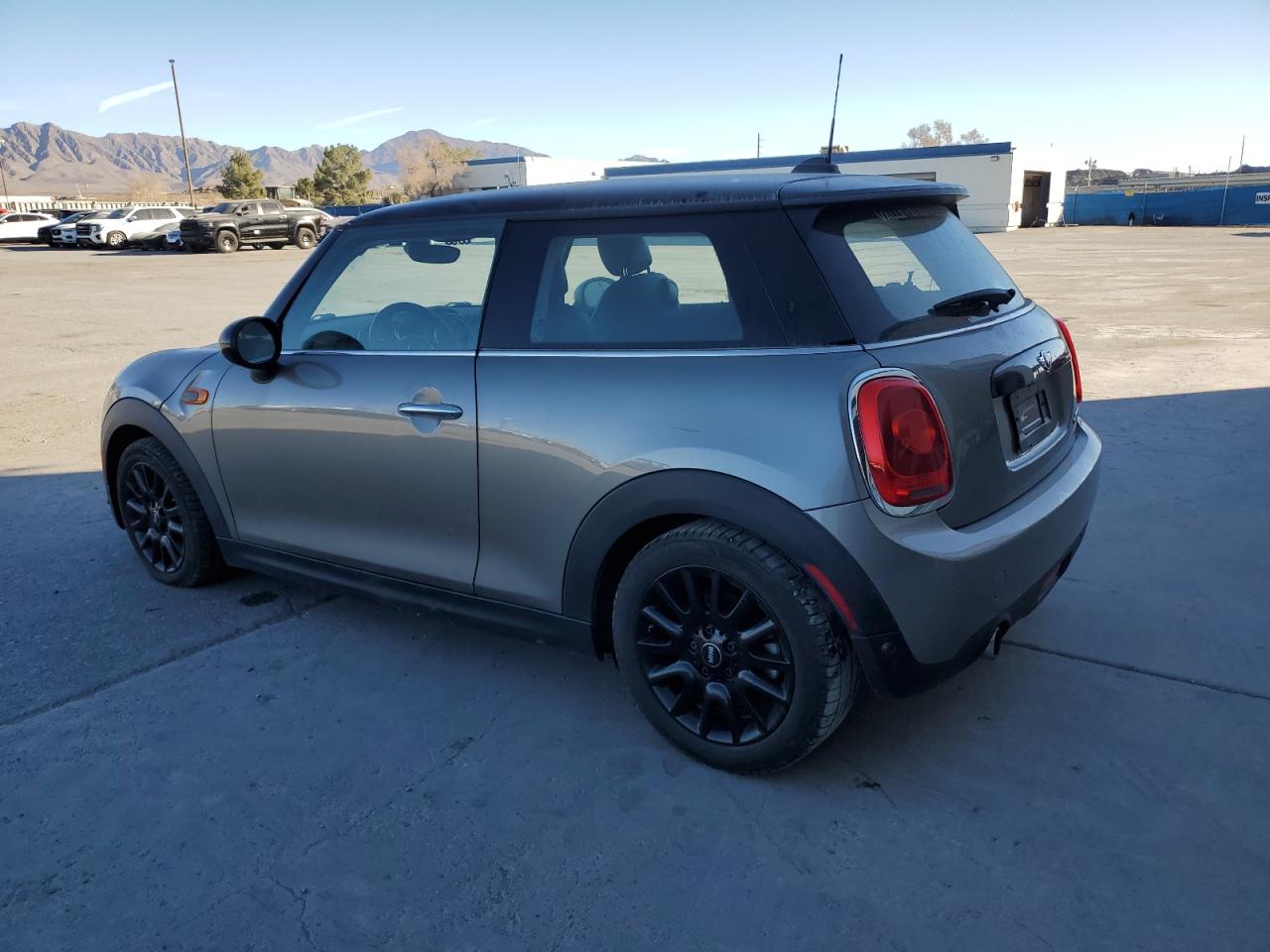 VIN WMWXP5C59J2D71856 2018 MINI COOPER no.2