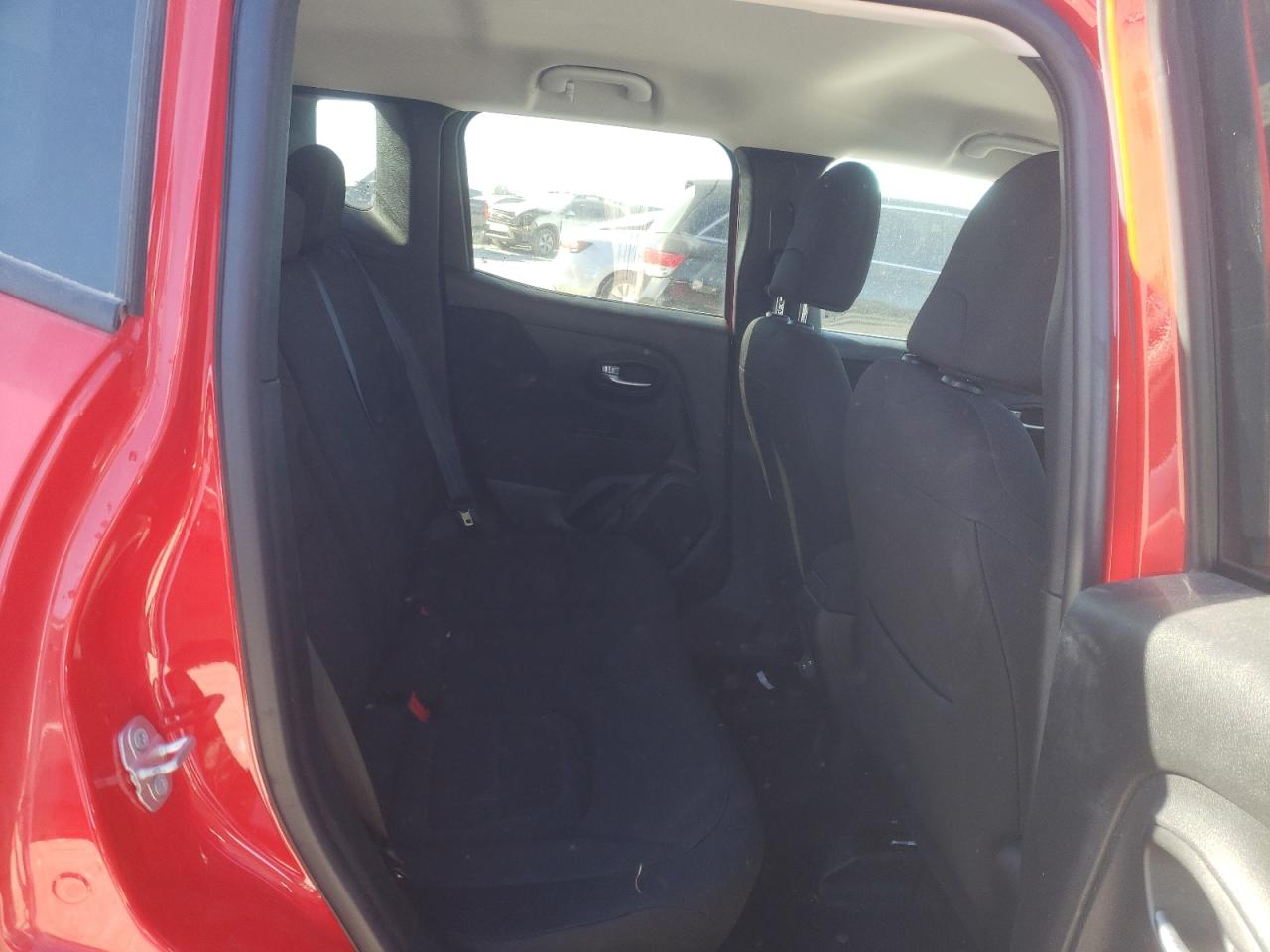 2021 Jeep Renegade - Image 11