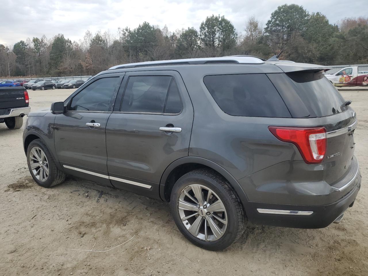 2019 Ford Explorer - Image 2