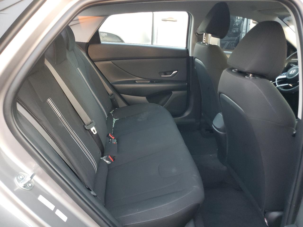 2023 Hyundai Elantra - Image 10