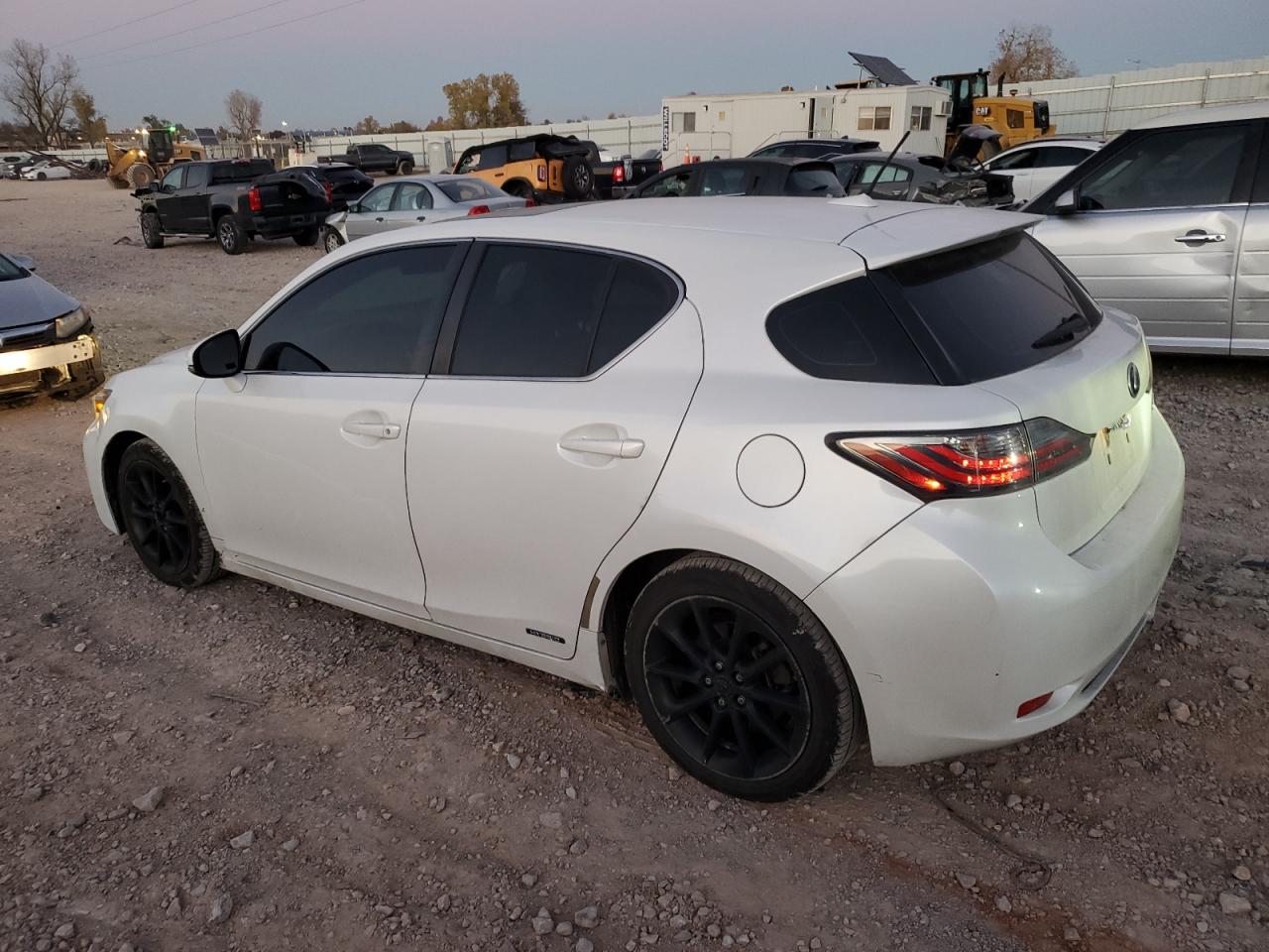 2011 Lexus CT - Image 2