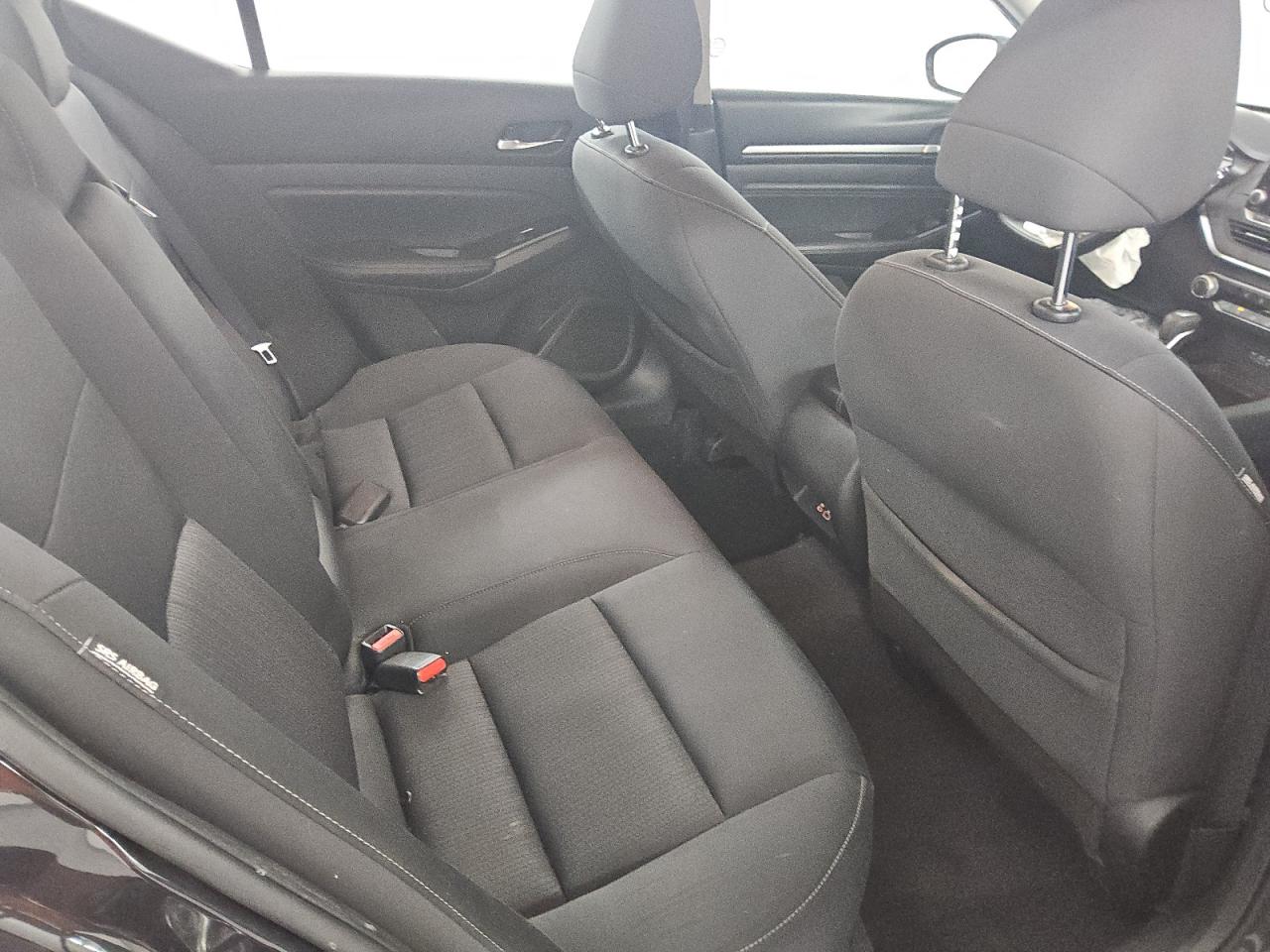 2021 Nissan Altima - Image 10