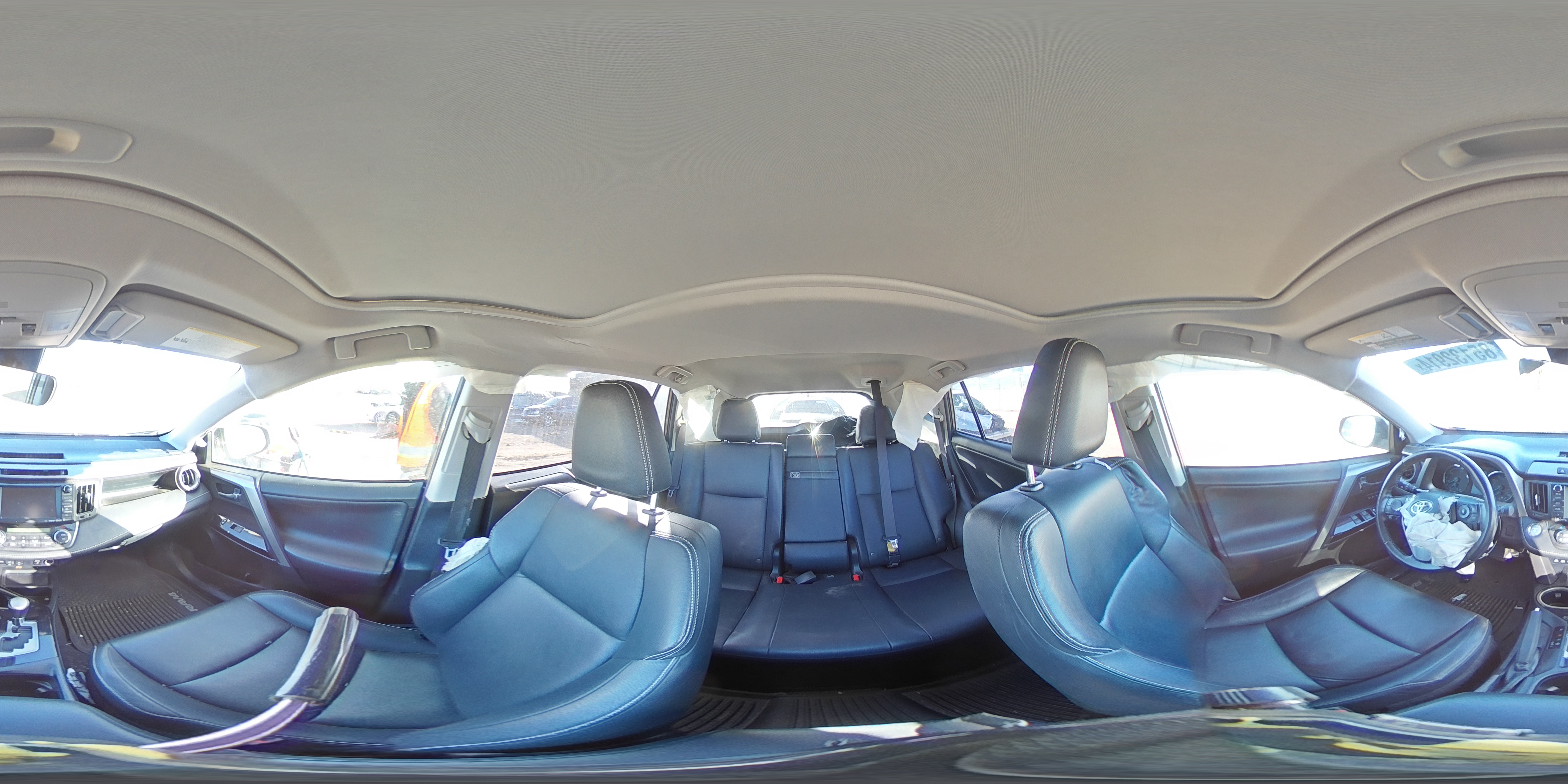 2016 Toyota RAV 4 - Image 13