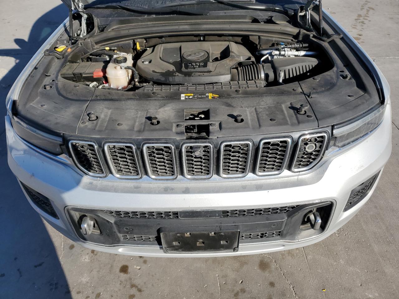 2021 Jeep Grand Cherokee - Image 12