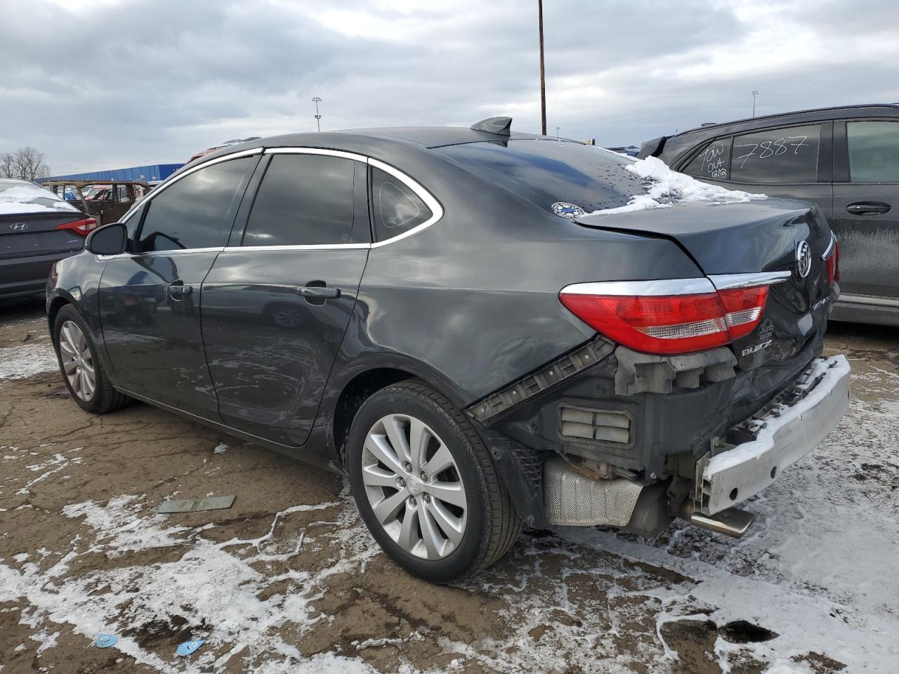 VIN 1G4PP5SK2G4106860 2016 BUICK VERANO no.2