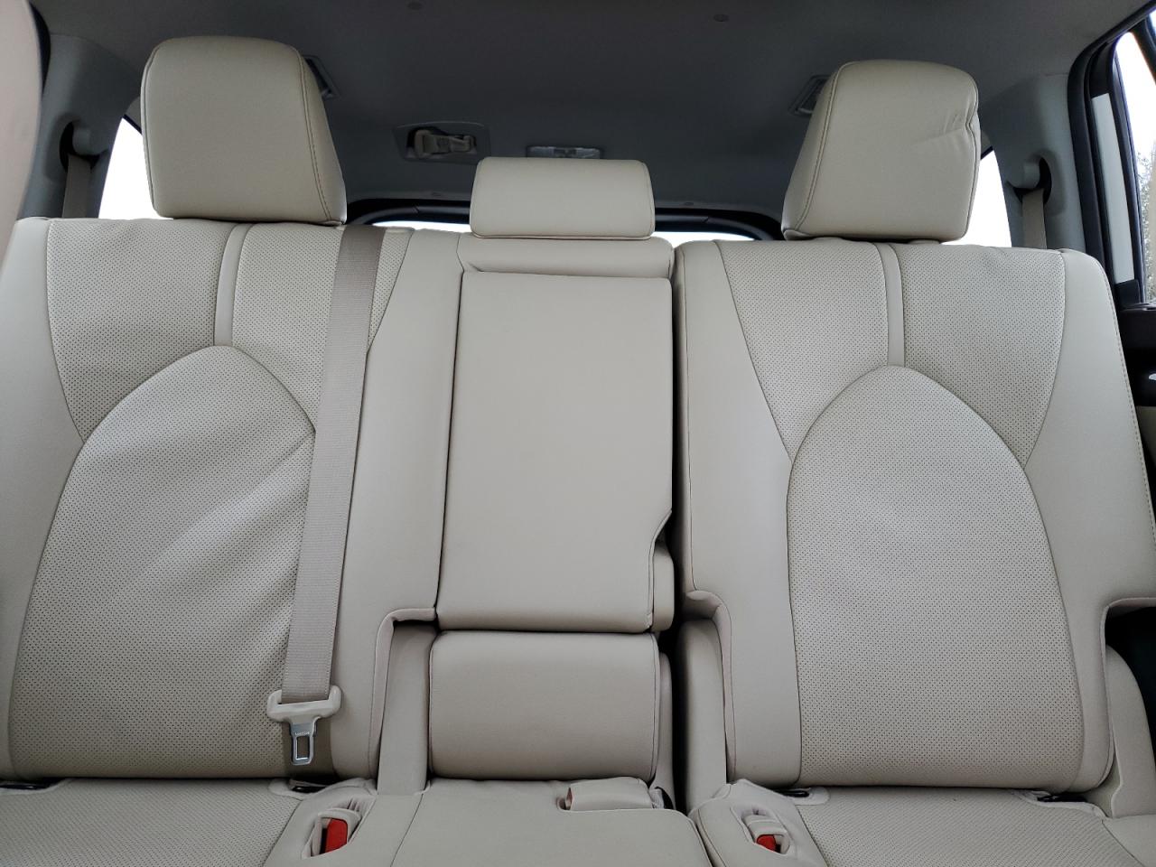 2021 Toyota Highlander - Image 10