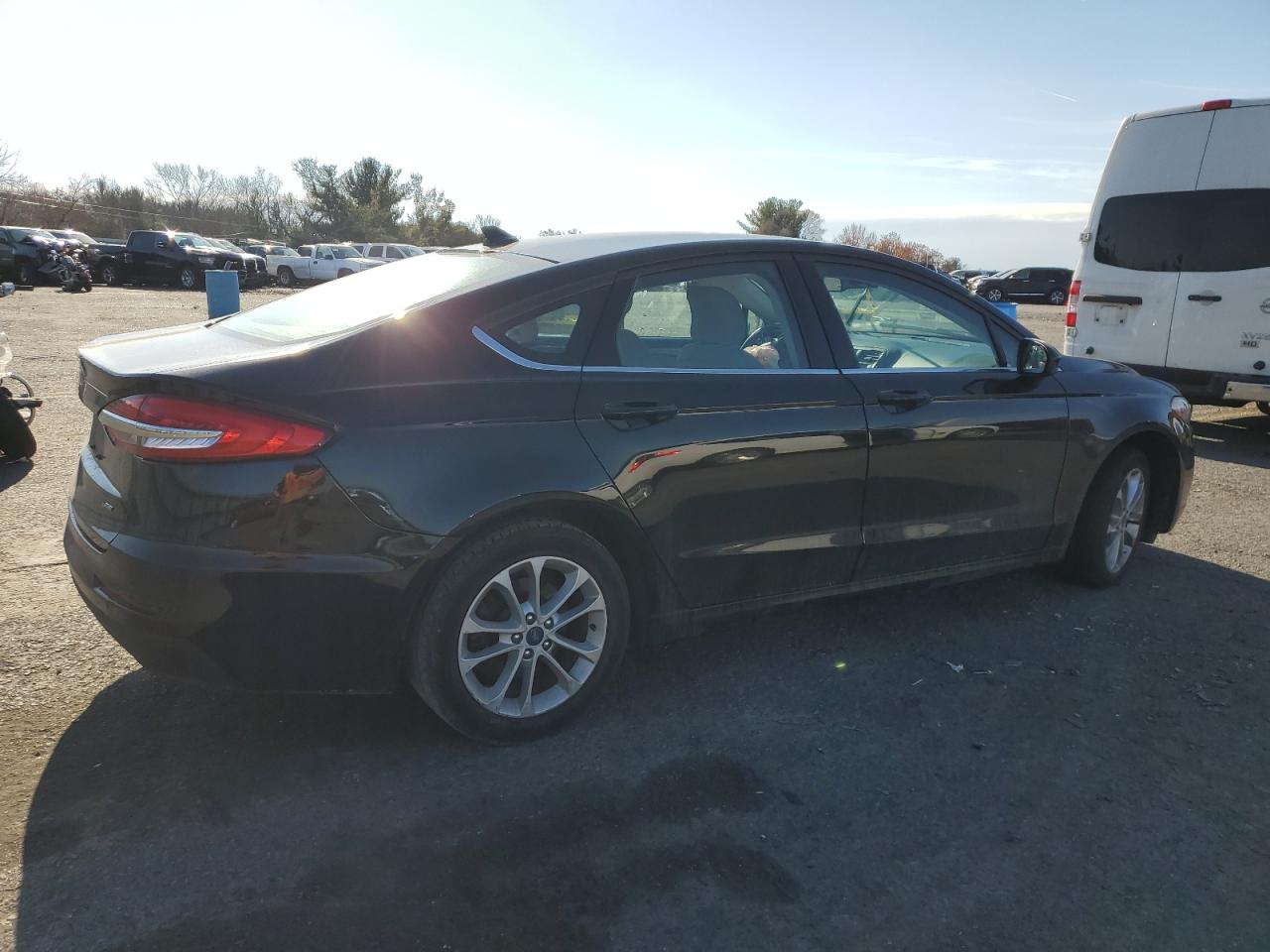 VIN 3FA6P0H70KR238642 2019 FORD FUSION no.3