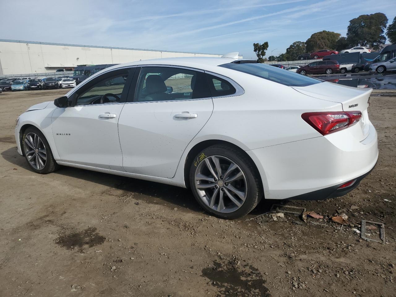 2022 Chevrolet Malibu - Image 2