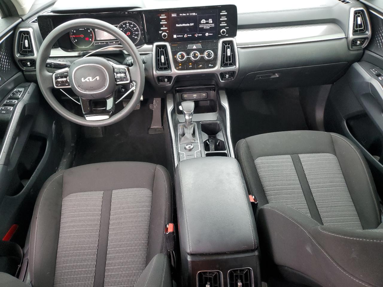 2023 Kia Sorento - Image 8