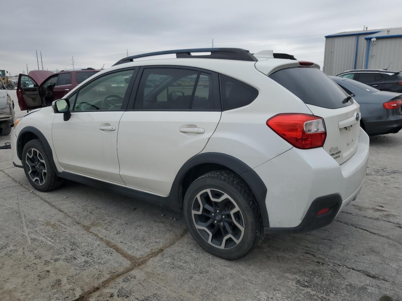 VIN JF2GPAKC7H8224436 2017 SUBARU CROSSTREK no.2