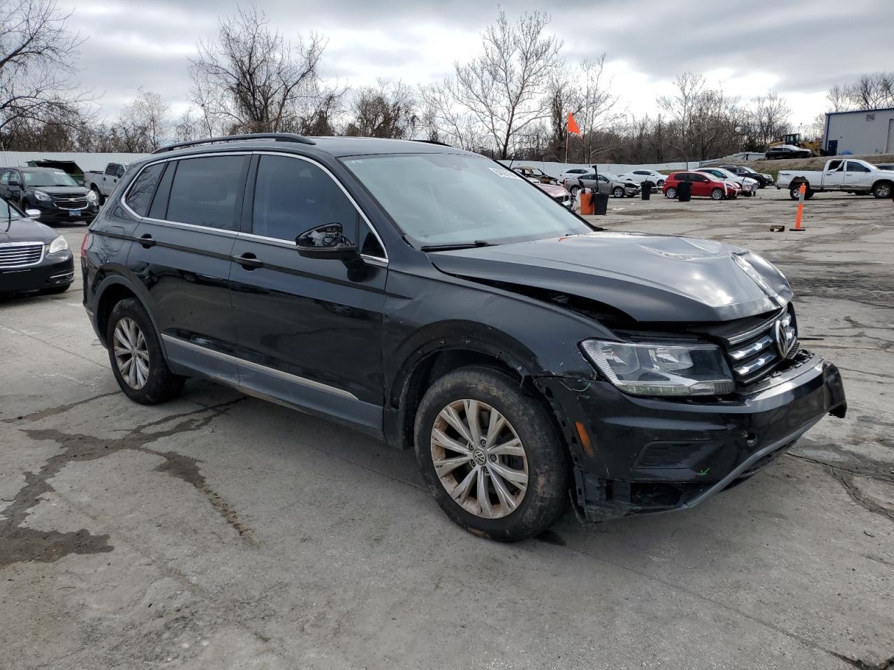 2018 Volkswagen Tiguan - Image 4