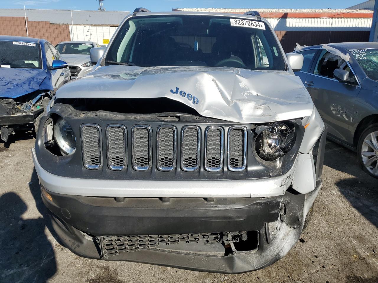 VIN ZACCJABB5JPJ25132 2018 JEEP RENEGADE no.5