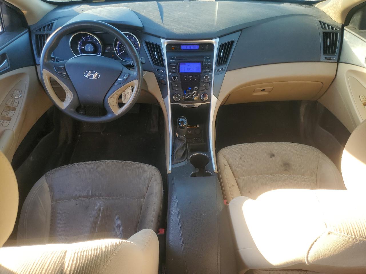 2012 Hyundai Sonata - Image 8