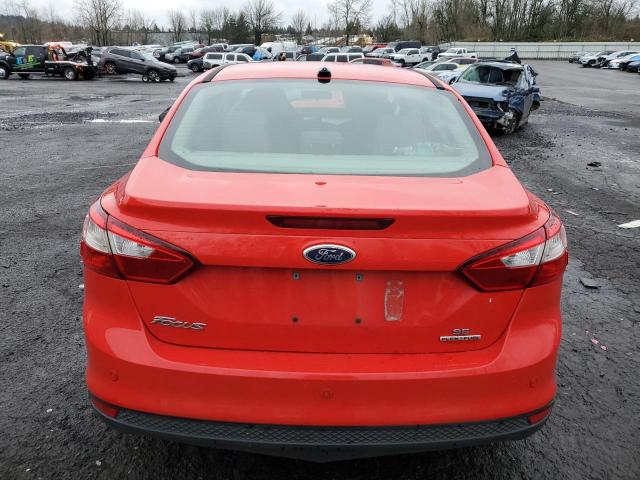 Sedans FORD FOCUS 2014 Red