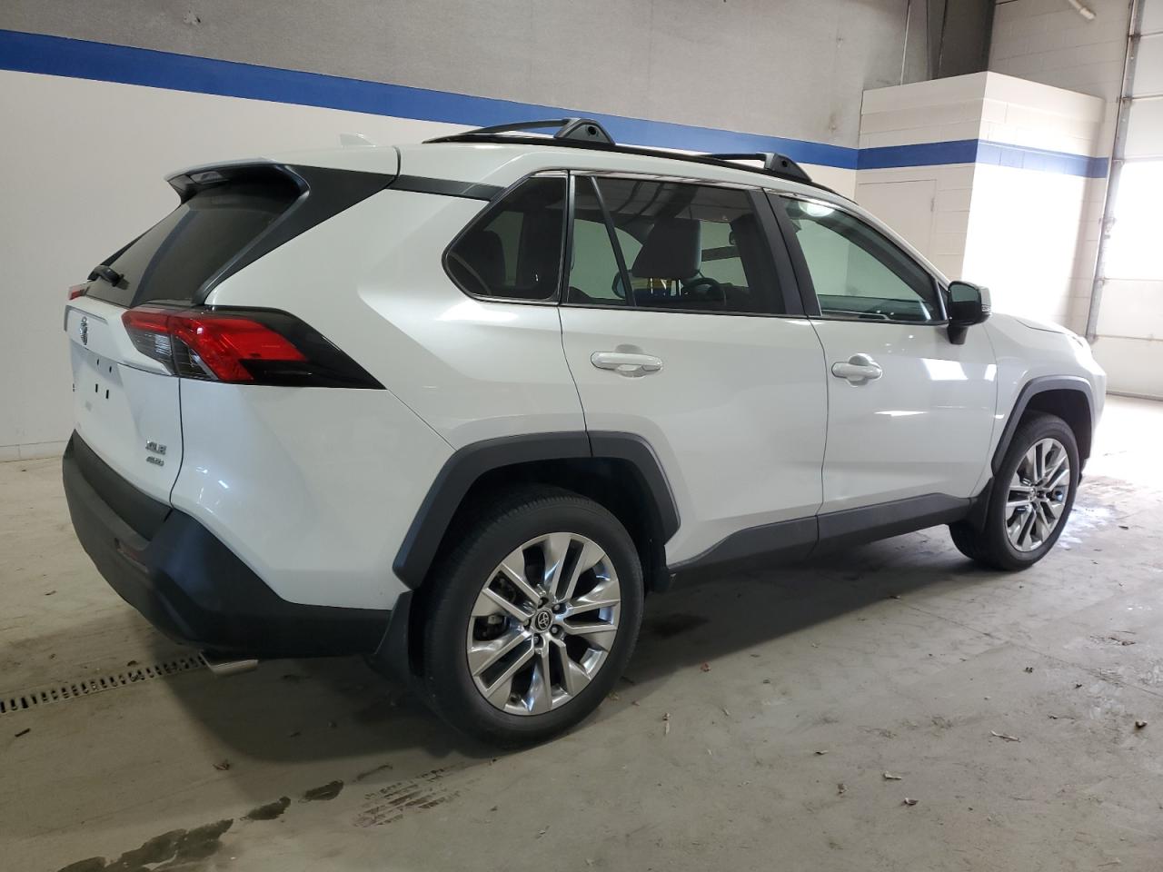 2021 Toyota RAV 4 - Image 3