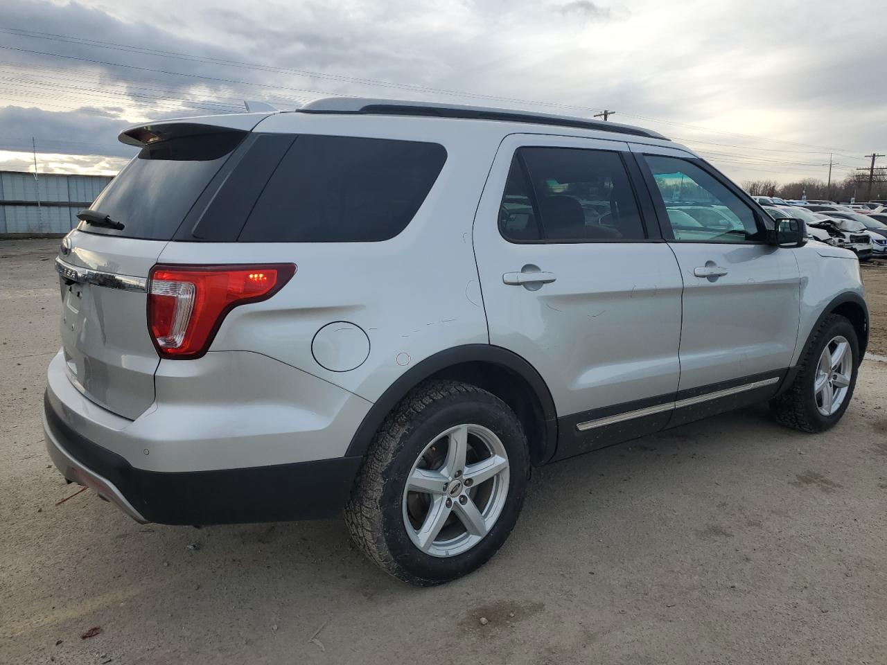 VIN 1FM5K8D85GGC27857 2016 FORD EXPLORER no.3