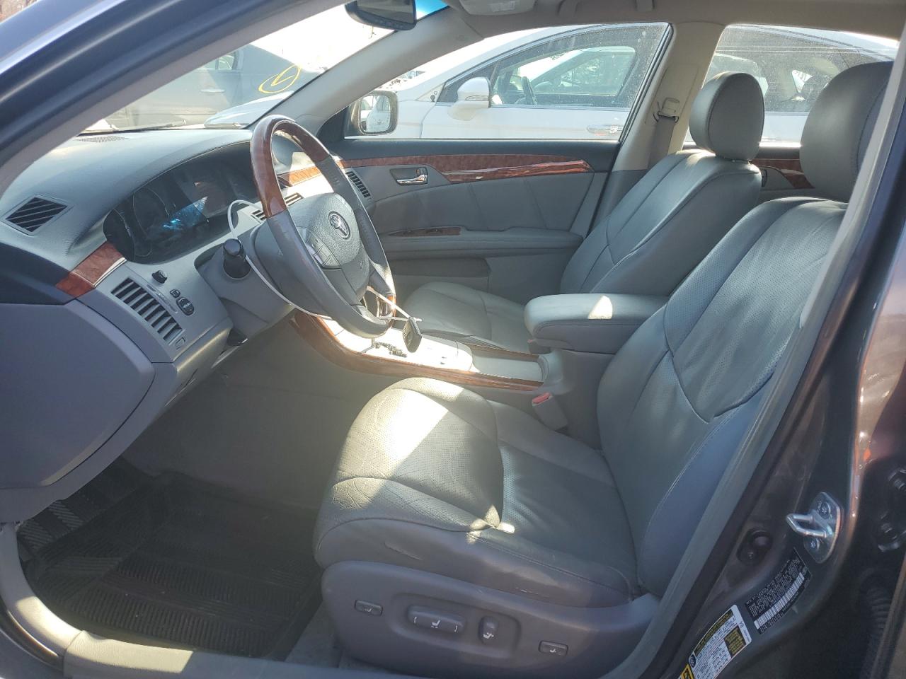 2007 Toyota Avalon - Image 7