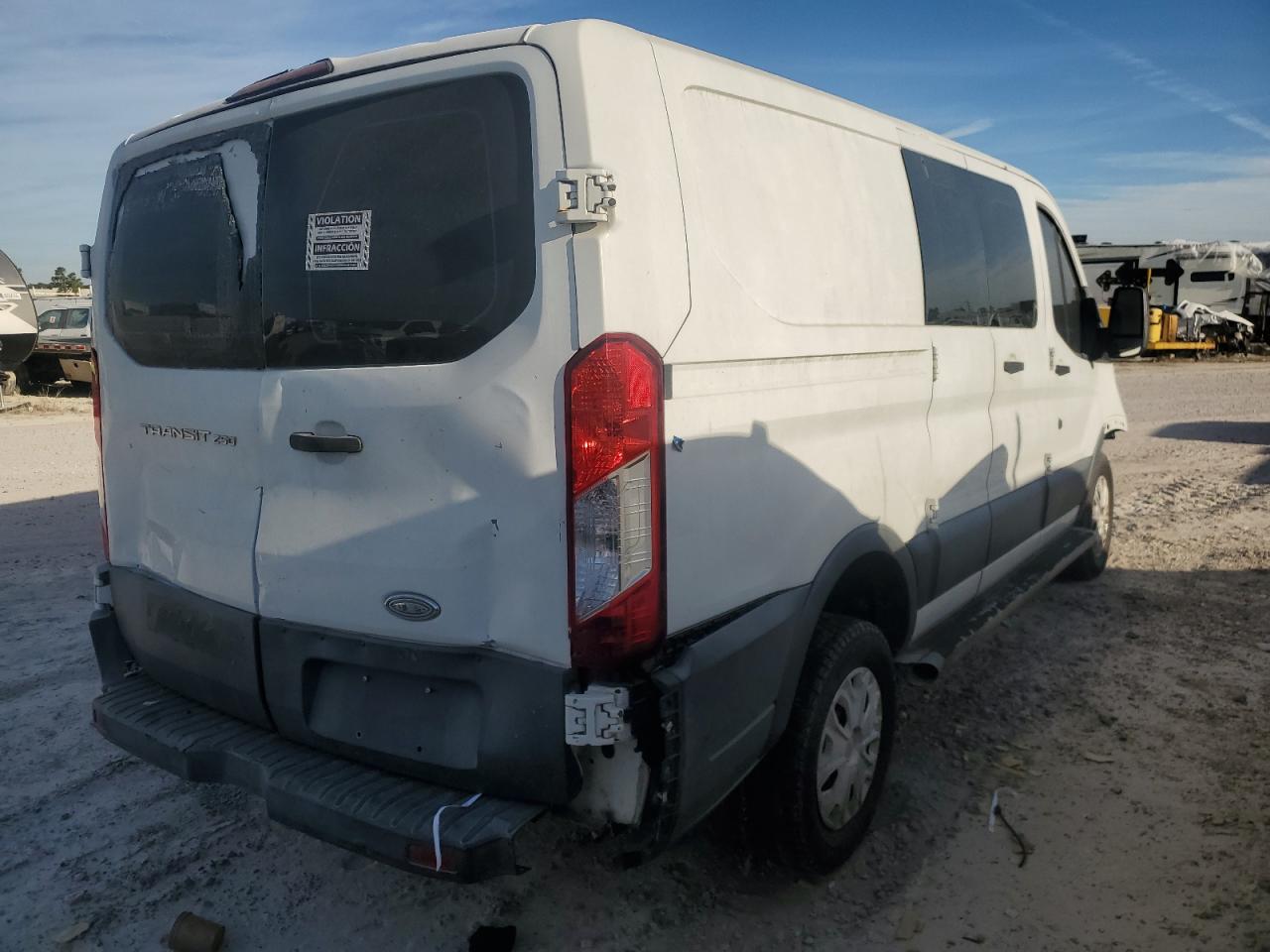 VIN 1FTNR1ZM0FKA47050 2015 FORD TRANSIT no.3