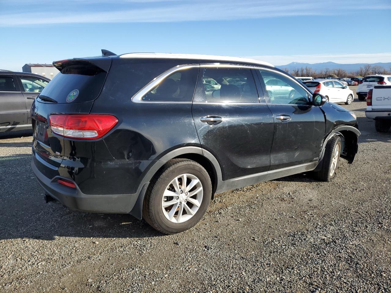 VIN 5XYPGDA31HG327782 2017 KIA SORENTO no.3