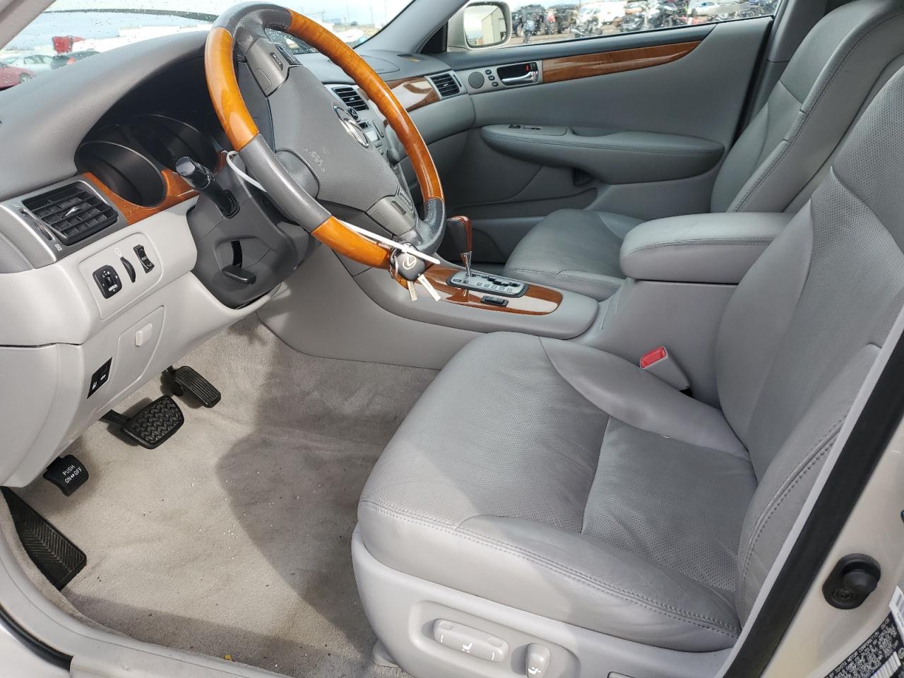 2005 Lexus ES - Image 7