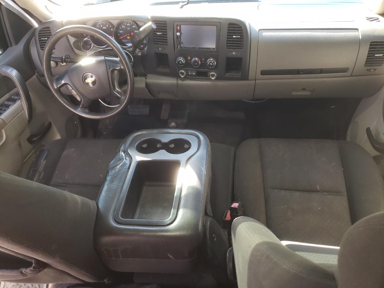2011 Chevrolet Silverado - Image 8