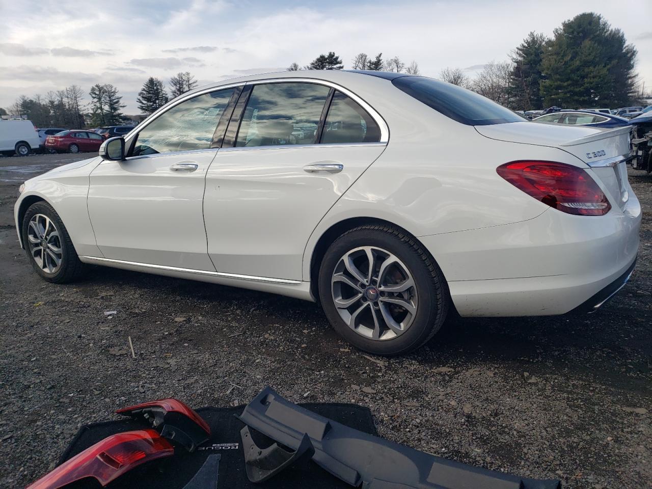 VIN 55SWF4KBXGU138136 2016 MERCEDES-BENZ C-CLASS no.2