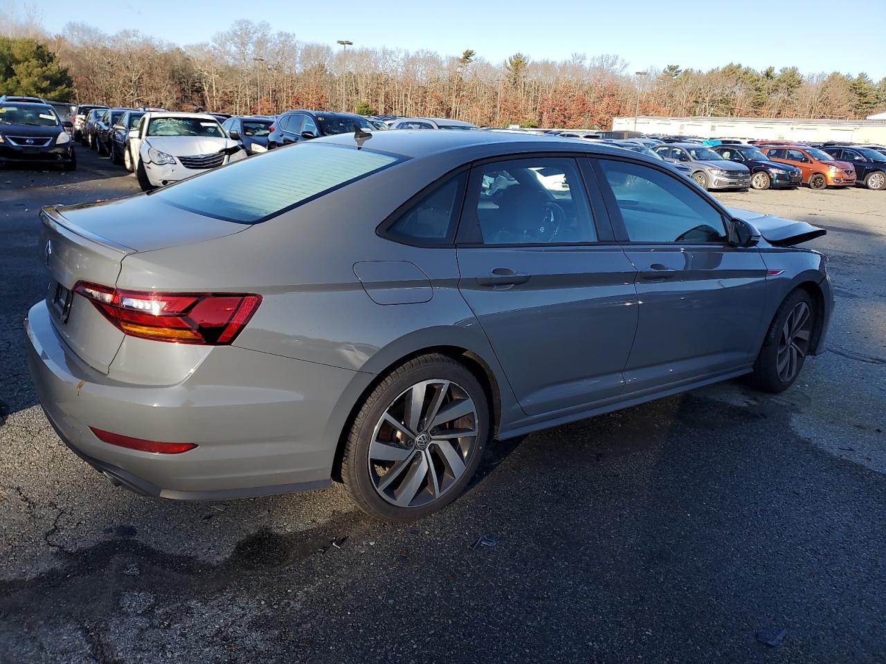 2019 Volkswagen Jetta - Image 3