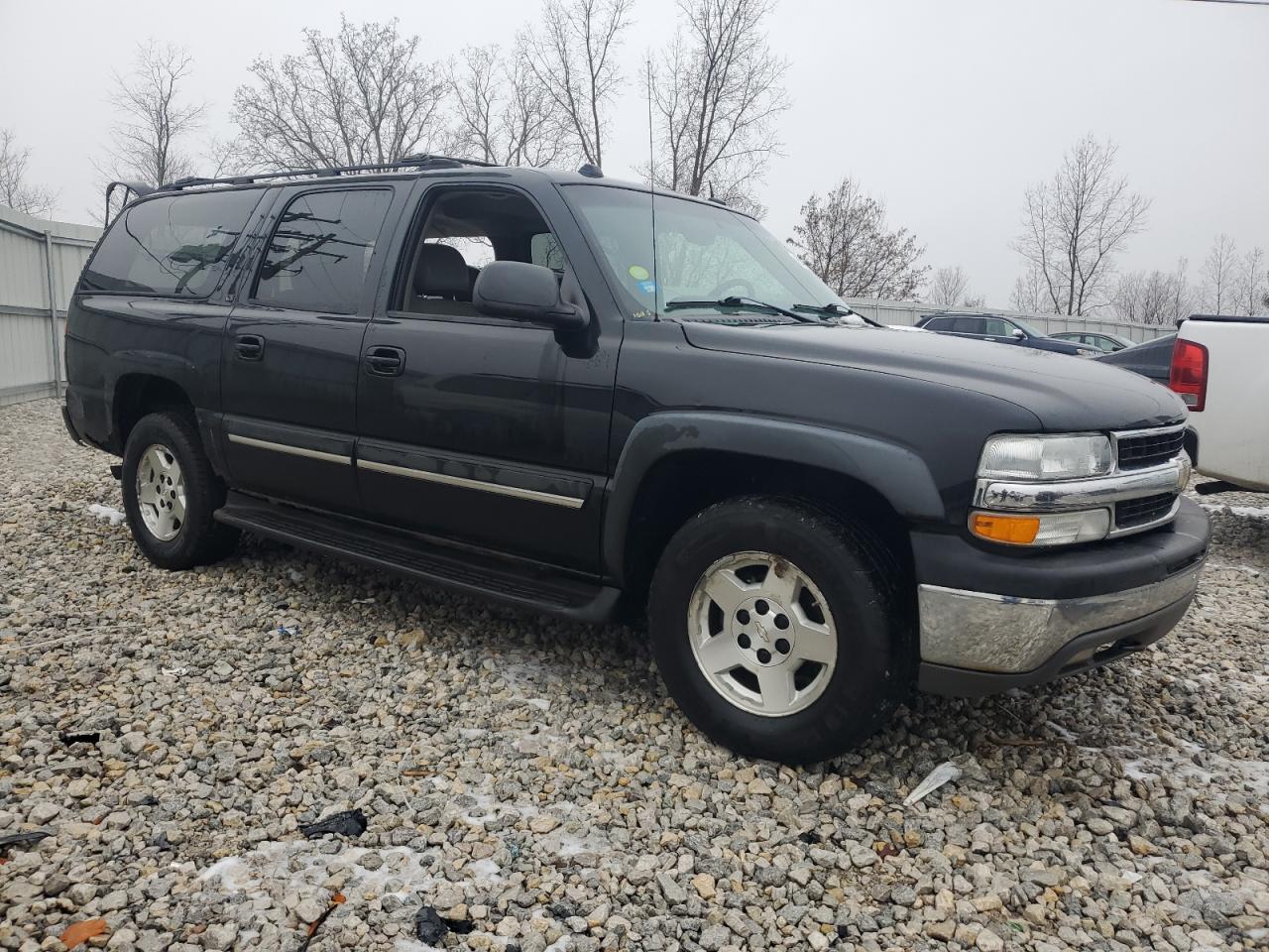2004 Chevrolet Suburban - Image 4