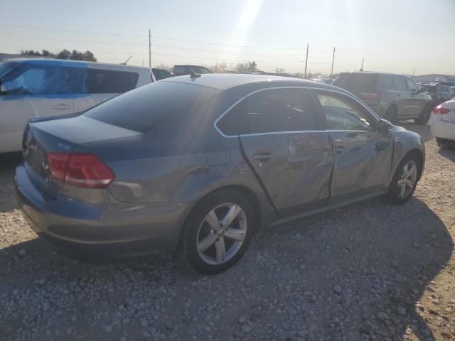 Sedans VOLKSWAGEN PASSAT 2014 Szary