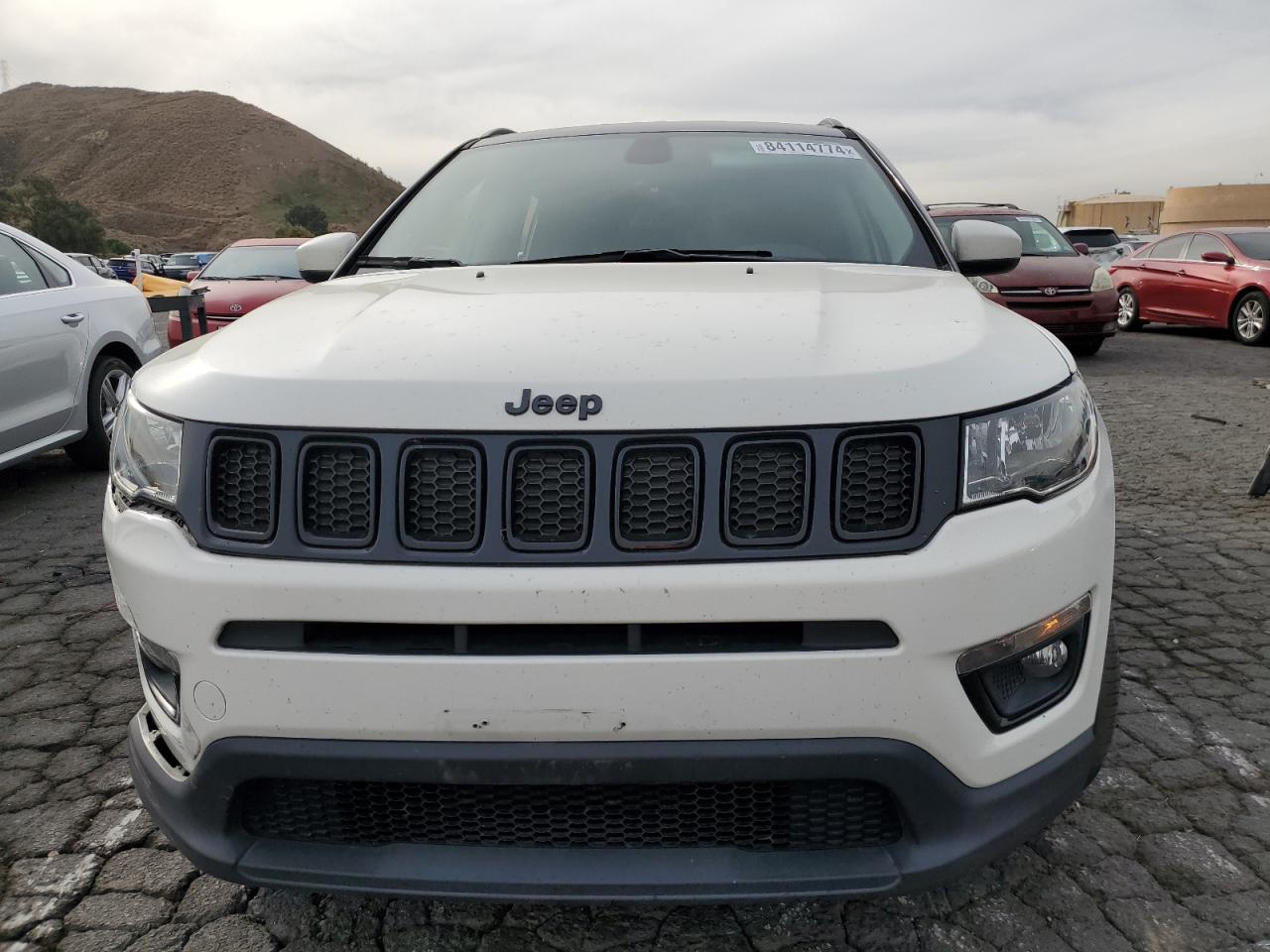 VIN 3C4NJCBB6JT409546 2018 JEEP COMPASS no.5