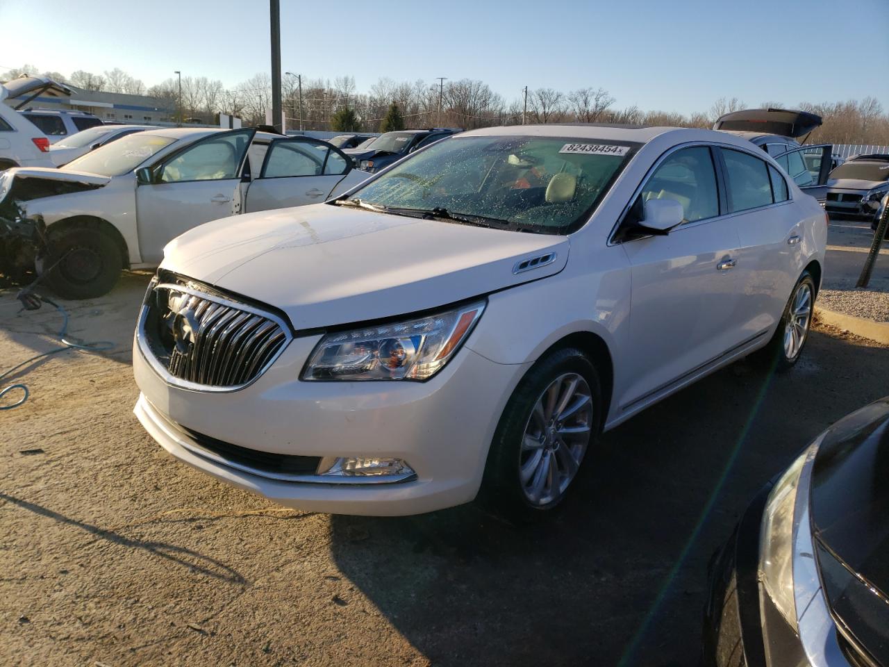 VIN 1G4GF5G32GF152634 2016 BUICK LACROSSE no.1