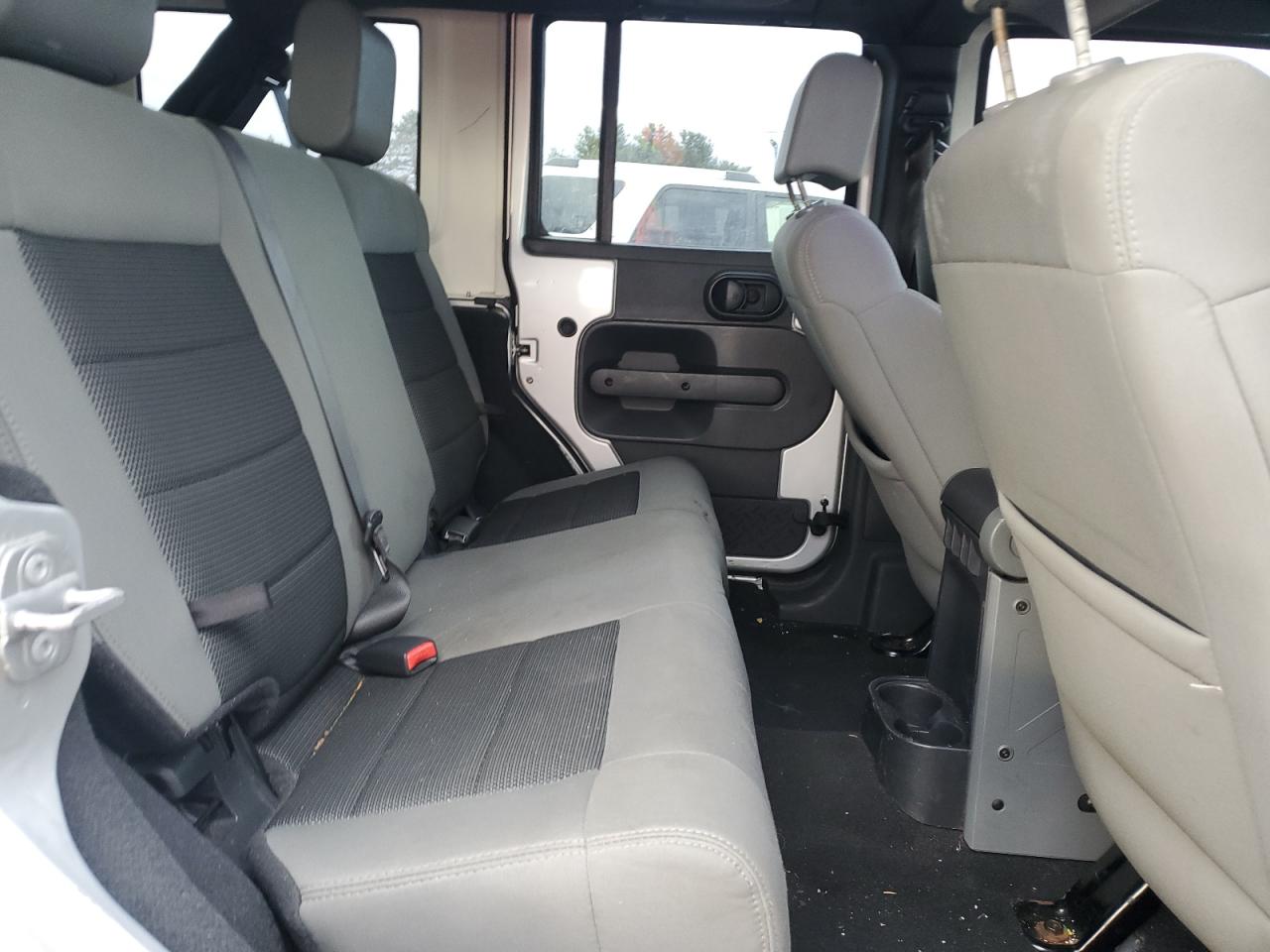 2010 Jeep Wrangler Unlimited Sahara VIN: 1J4HA5H13AL156375 Lot: 85735274