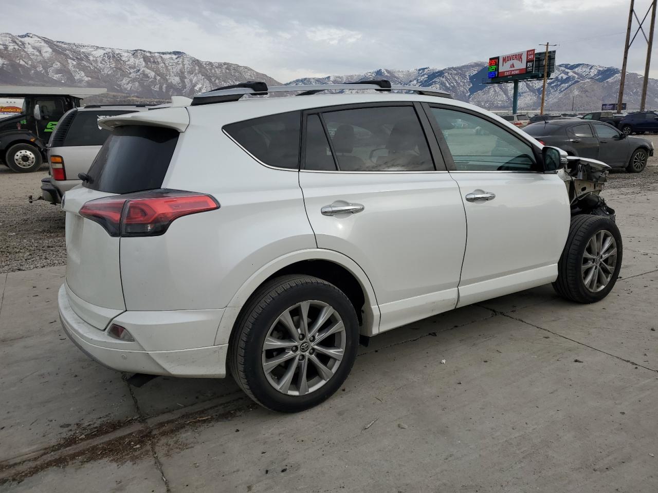 VIN 2T3DFREV1HW560268 2017 TOYOTA RAV4 no.3