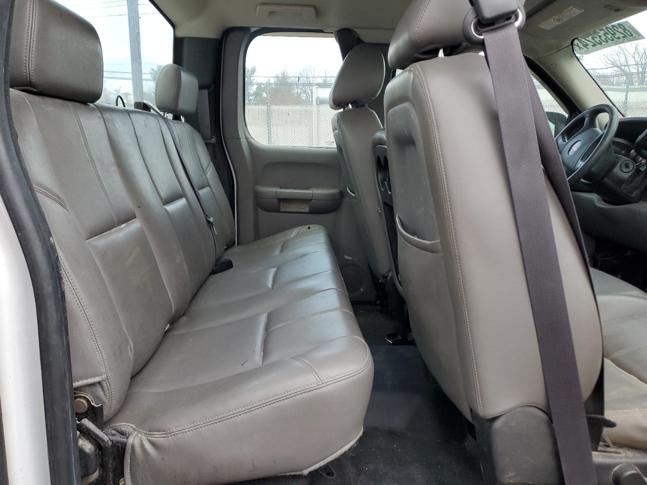 2011 GMC Sierra - Image 10