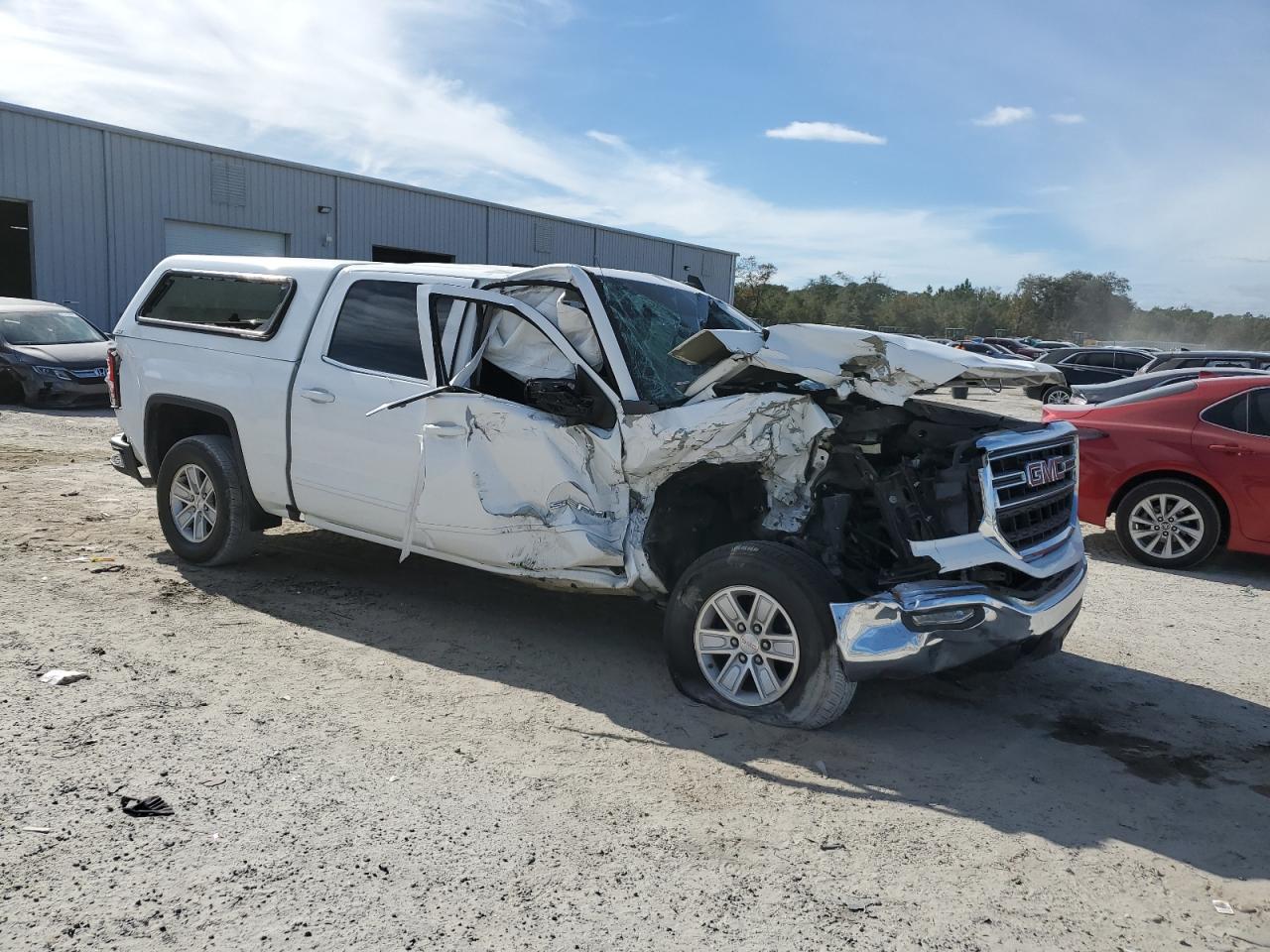 2017 GMC Sierra - Image 4