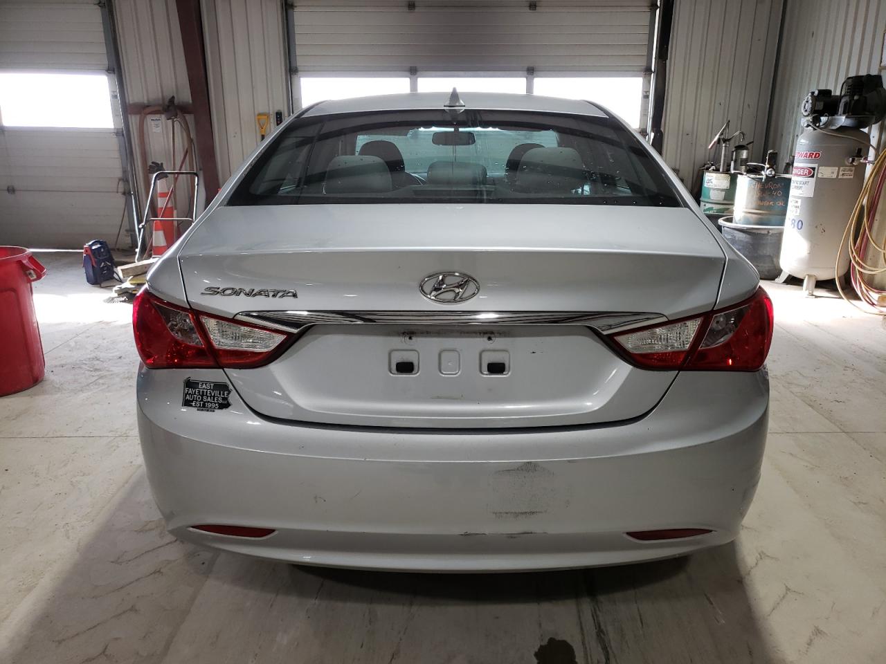 2011 Hyundai Sonata - Image 6