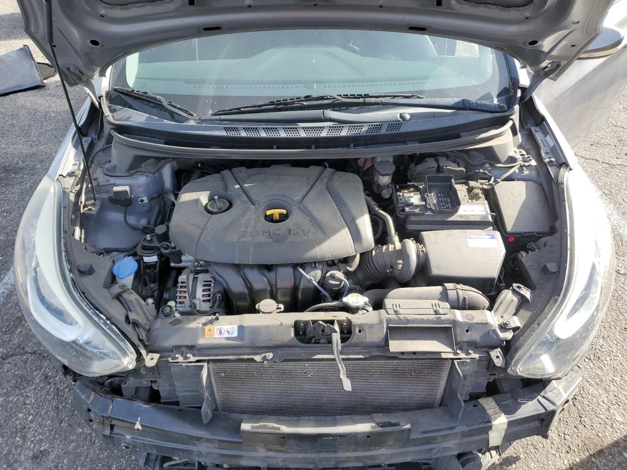 2016 Hyundai Elantra - Image 11