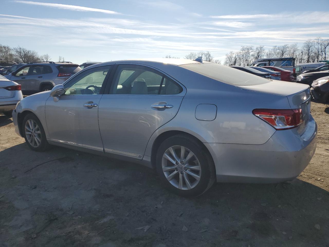 2011 Lexus ES - Image 2