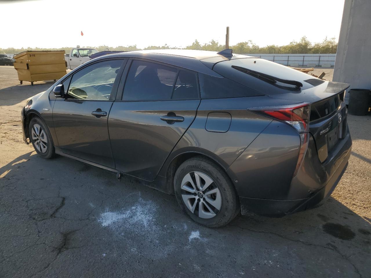 VIN JTDKBRFU5J3073334 2018 TOYOTA PRIUS no.2