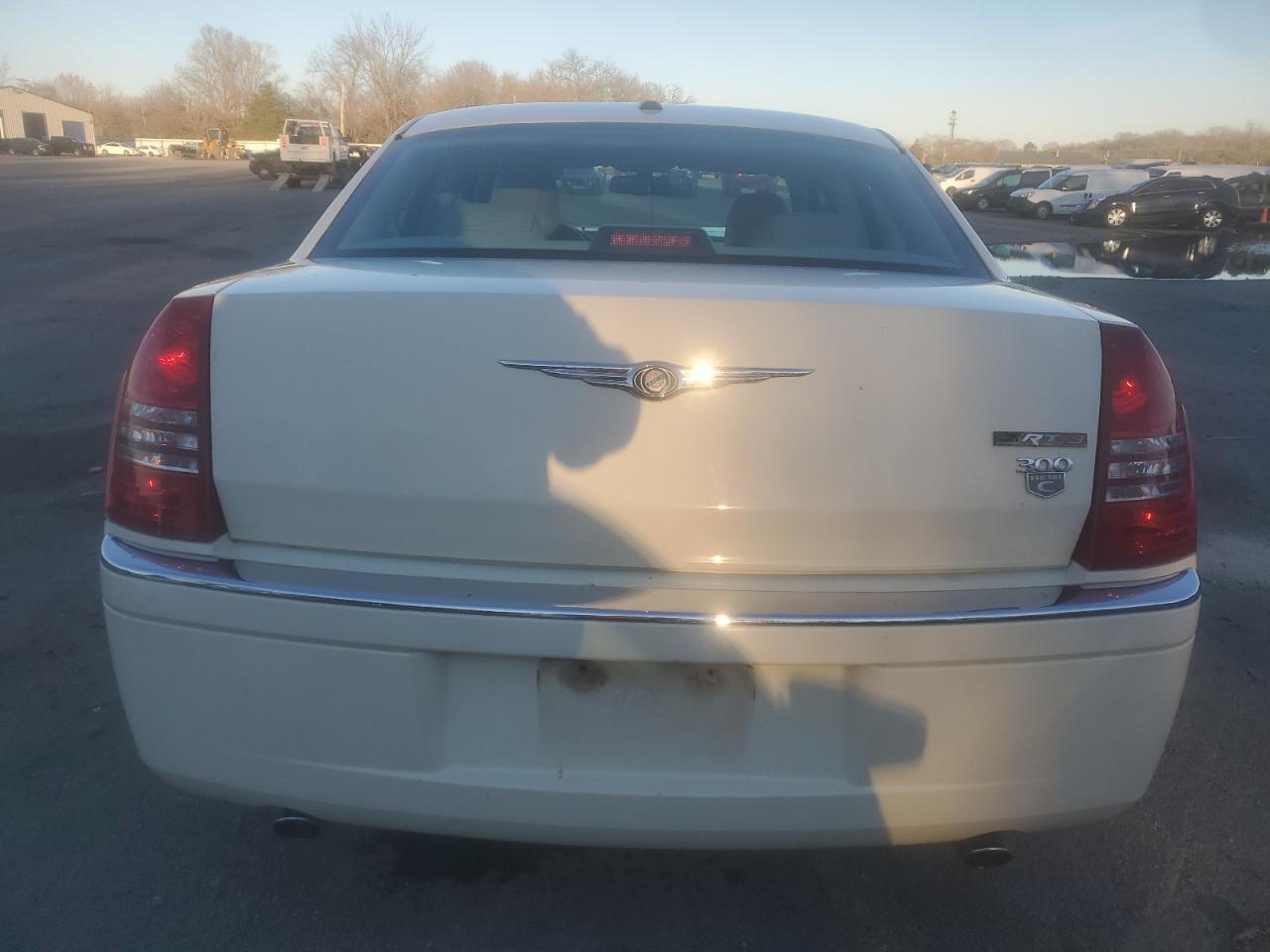 2006 Chrysler 300 - Image 6