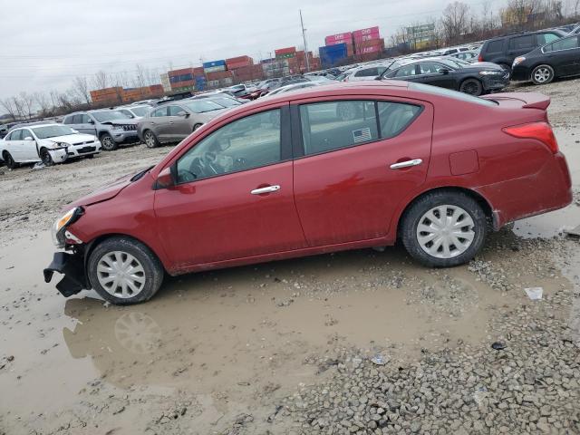  NISSAN VERSA 2015 Красный