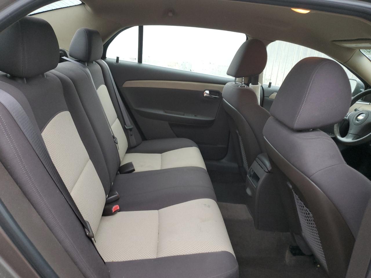2010 Chevrolet Malibu - Image 10