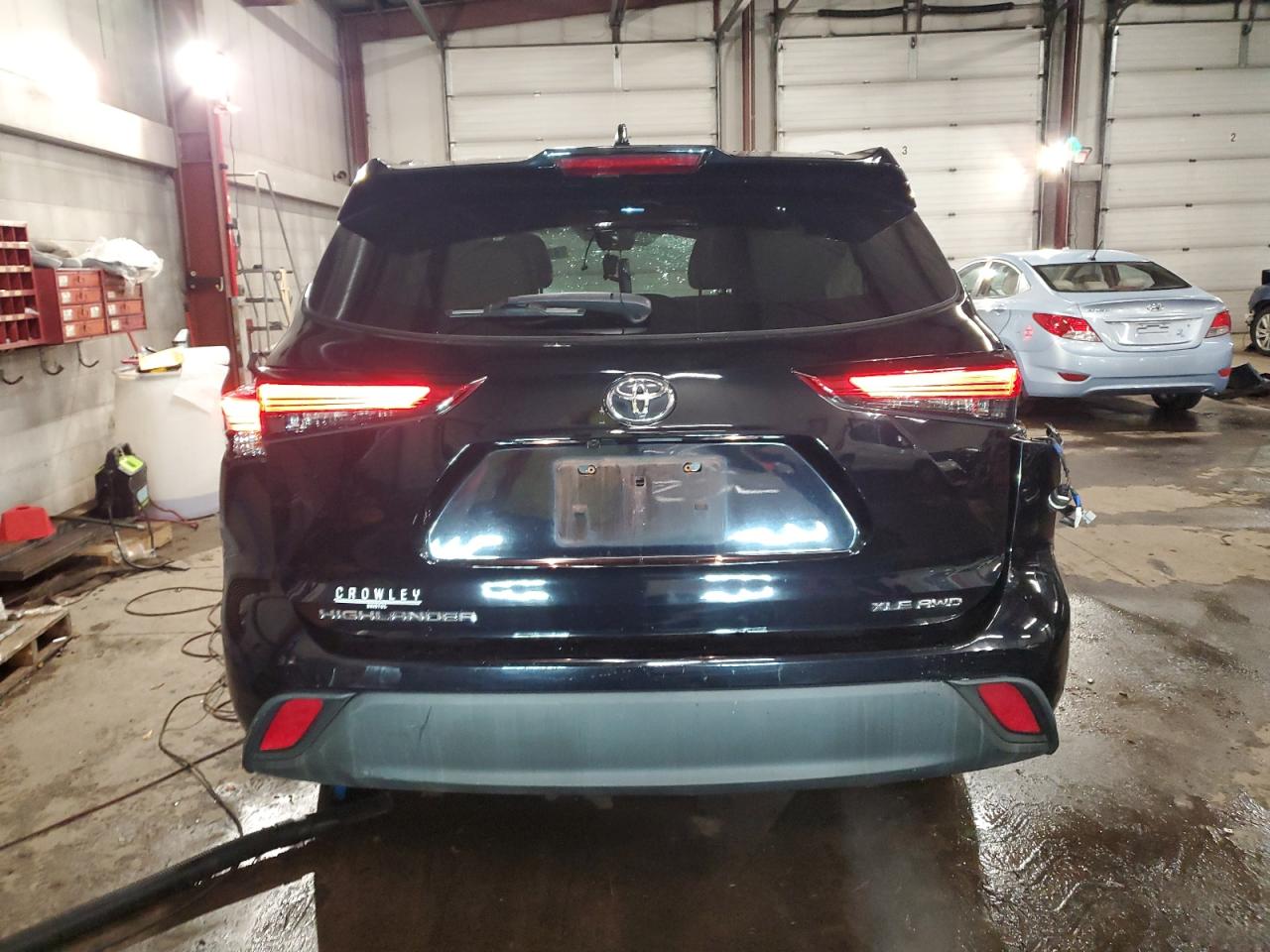 2020 Toyota Highlander - Image 6