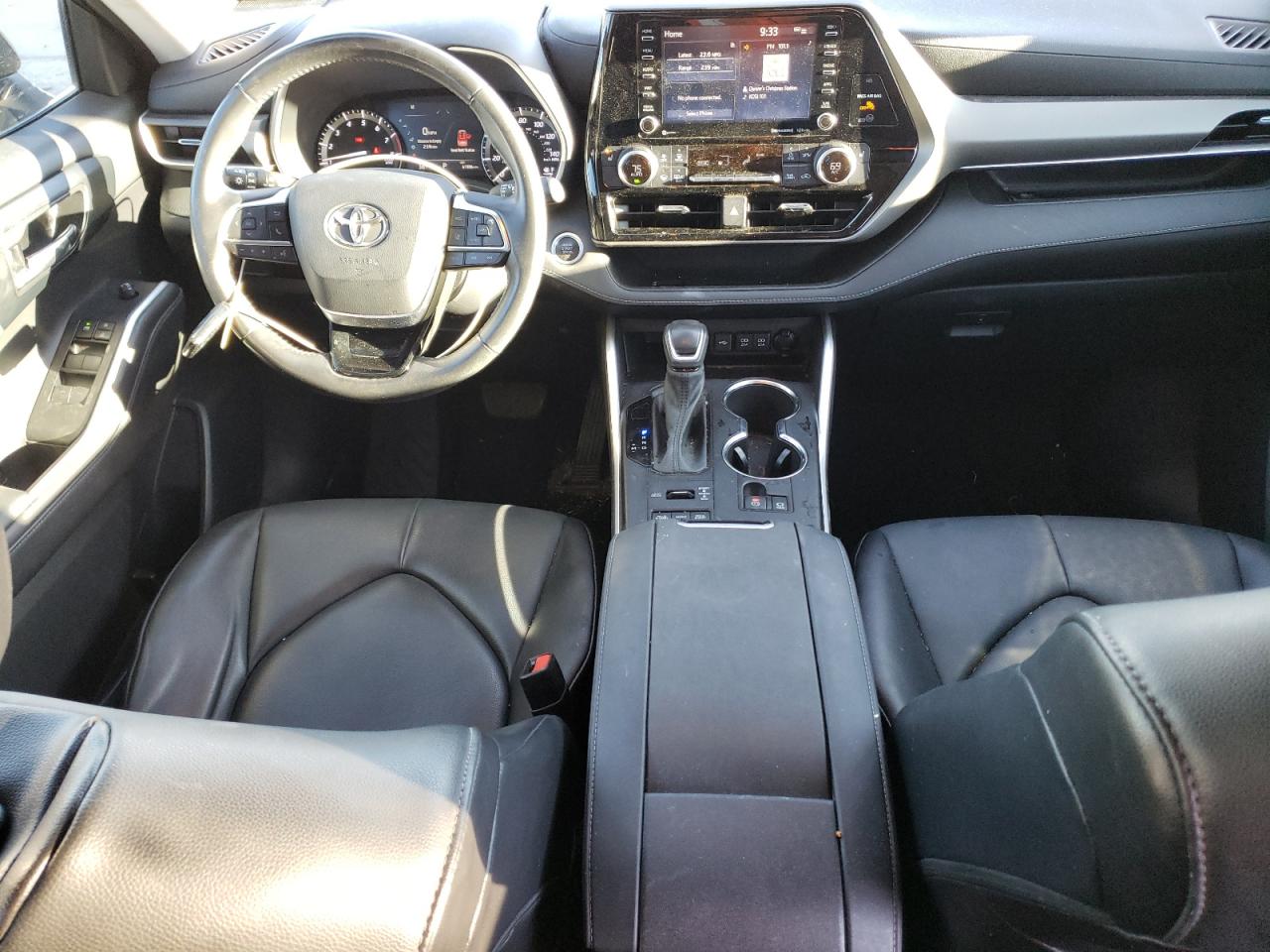 2021 Toyota Highlander - Image 8