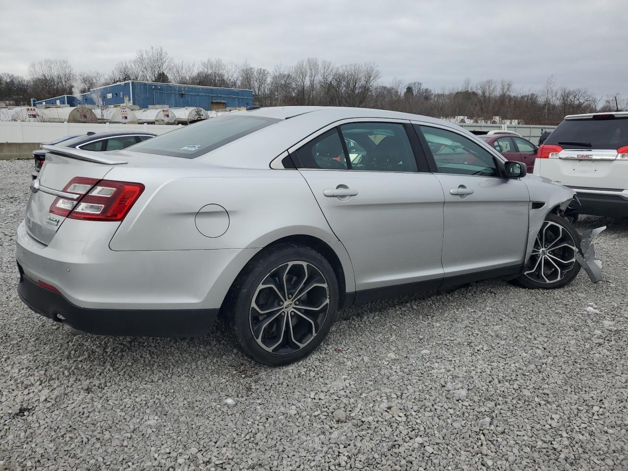 2016 Ford Taurus - Image 3