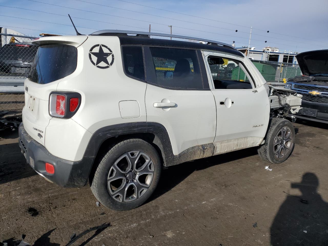 VIN ZACCJBDB8HPG38469 2017 JEEP RENEGADE no.3