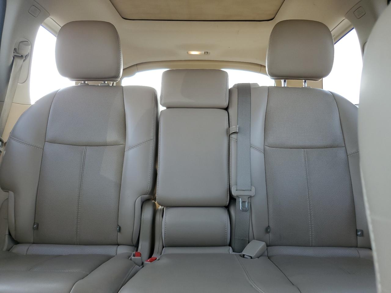 2015 Nissan Pathfinder - Image 10